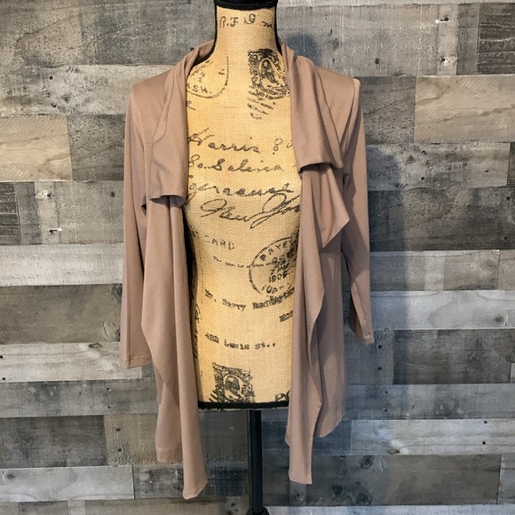 August Silk Open Jacket with draped front - Picture 15 of 16